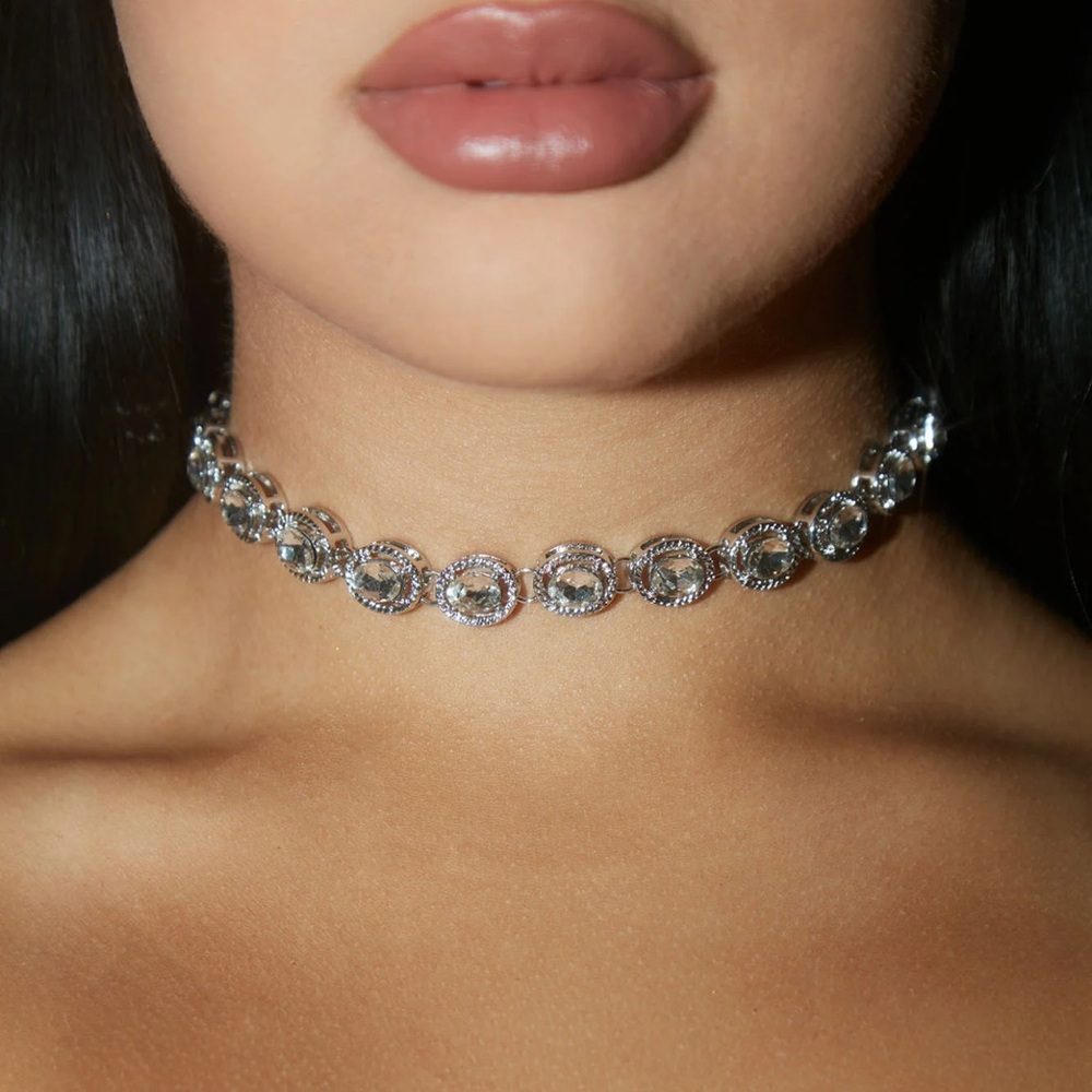 Brand new Silver Rhinestone Necklace